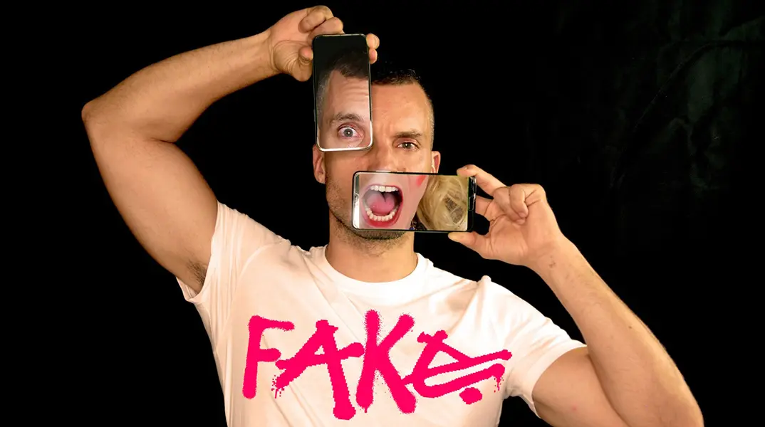Lorenzo Balducci in "Fake"