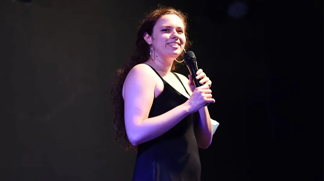 Stand-Up Comedy Village – Sofia Gottardi In "Uno Spettacolo Strano"